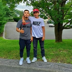 Meet your Posher, Lazaro